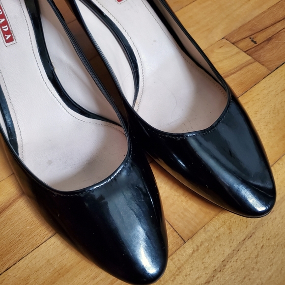 Prada Black Patent Leather Pumps, EU 40 - Picture 10 of 11